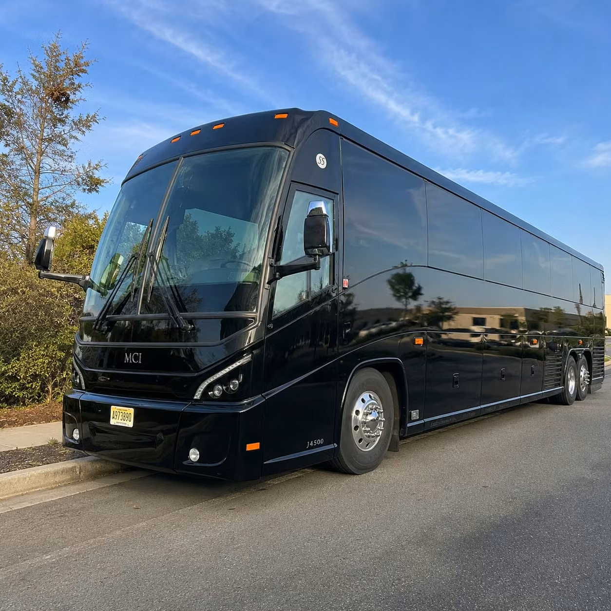 keep your workforce moving with flexible shuttle contracts and custom schedules