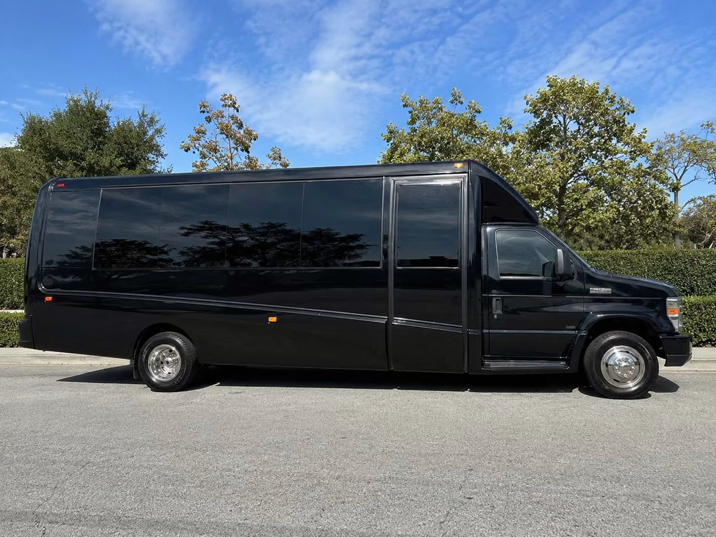 minibus rentals for small el cajon classroom groups and club trips